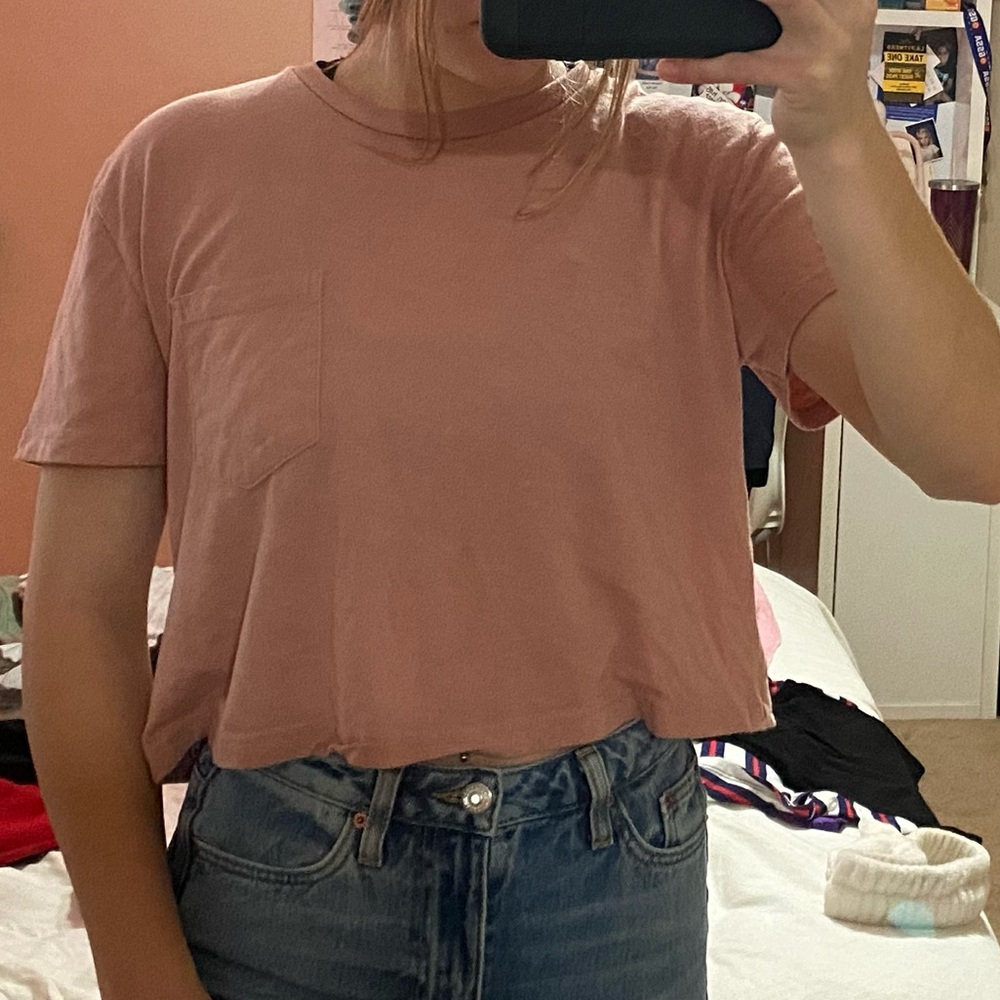 BRANDY MELVILLE T-SHIRT